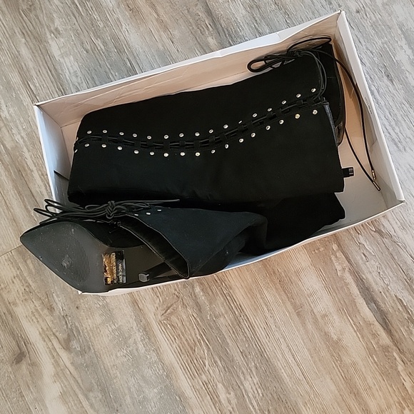 Shoes - Picture 5 of 5